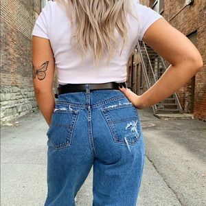 DISTRESSED COLUMBIAS